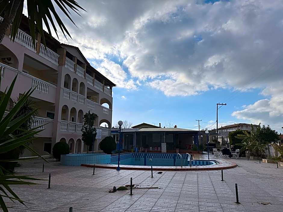 Sandy Maria studio 701