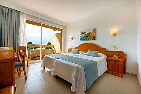 Twin Room with Pool View