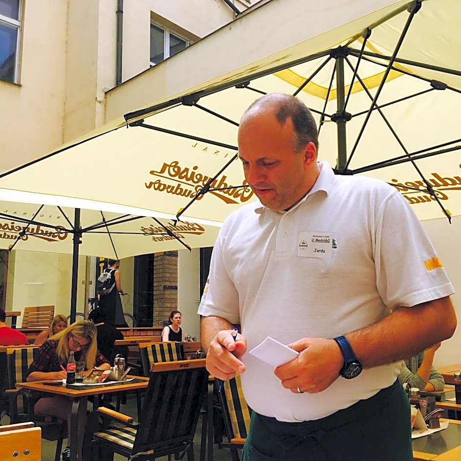 U Medvidku-Brewery Hotel