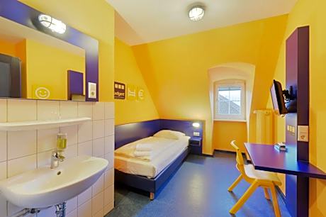 Single Room with Shared Bathroom