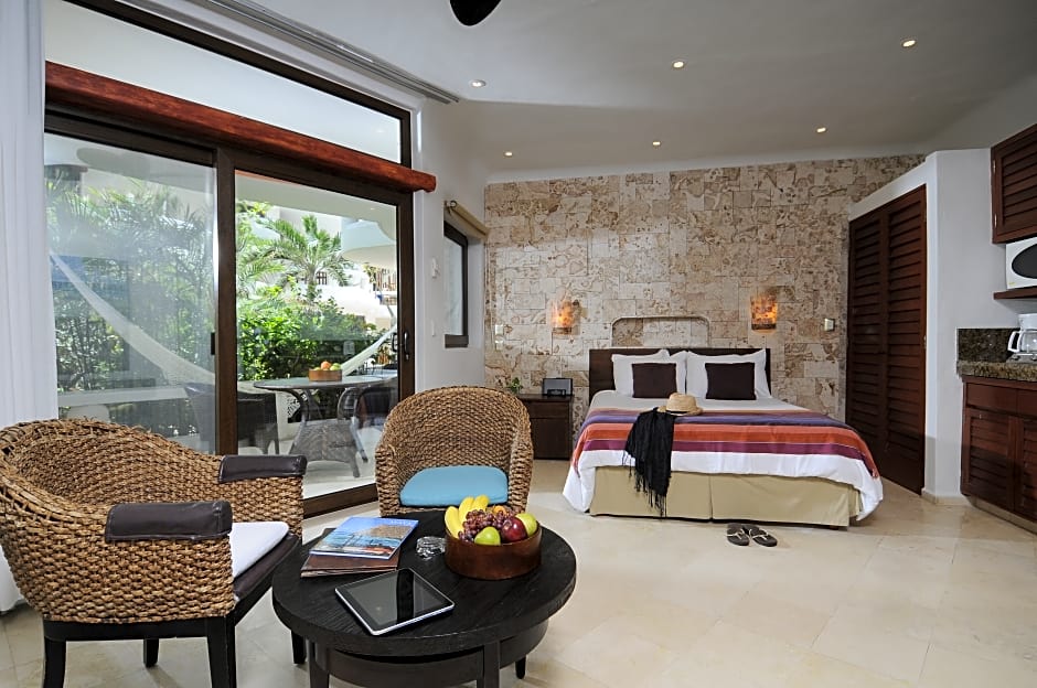 Playa Palms Beach Hotel