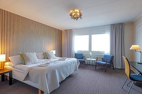 Deluxe Suite with Spa Bath