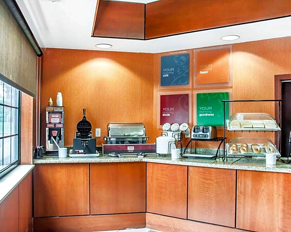 Comfort Inn & Suites Hamburg - Buffalo South