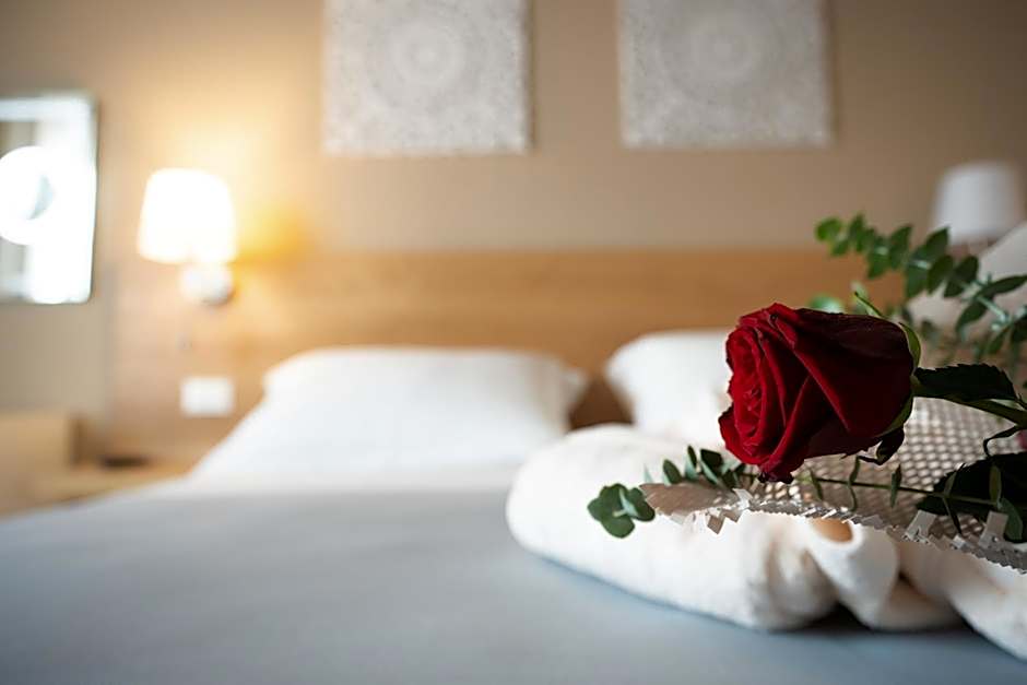 GG8 Restaurant & Hotel