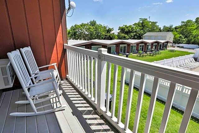 Nader's Motel & Suites