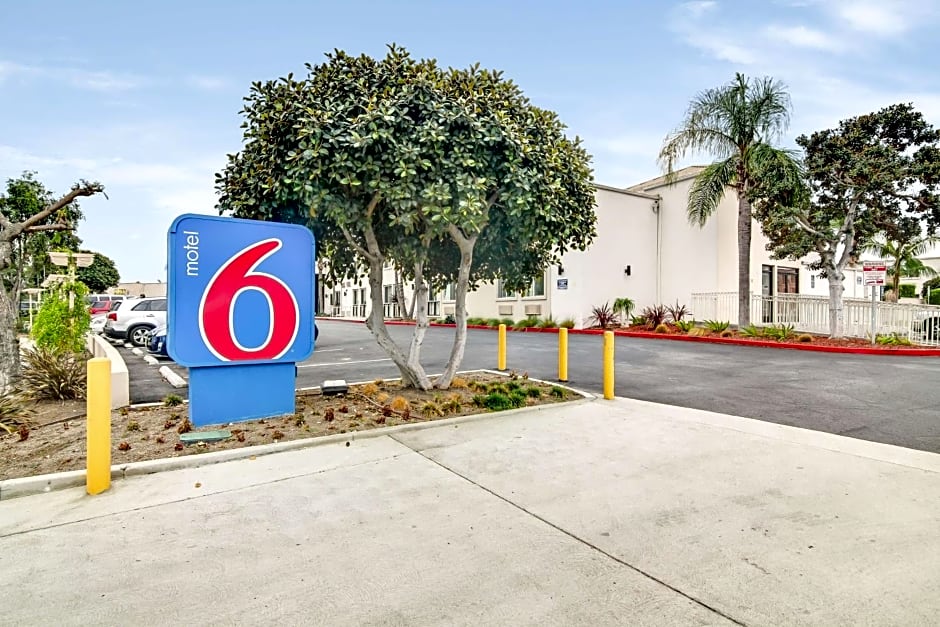 Motel 6 Carson, CA