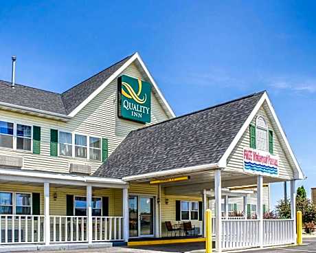 Quality Inn Mauston I-90