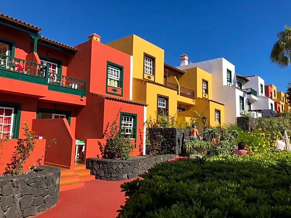 Apartamentos Oasis San Antonio