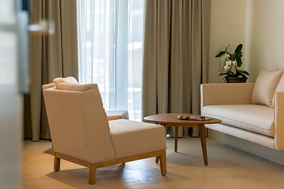 Bitzaro Grande Hotel & Suites