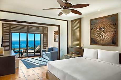Club One-Bedroom Master Suite with Ocean View
