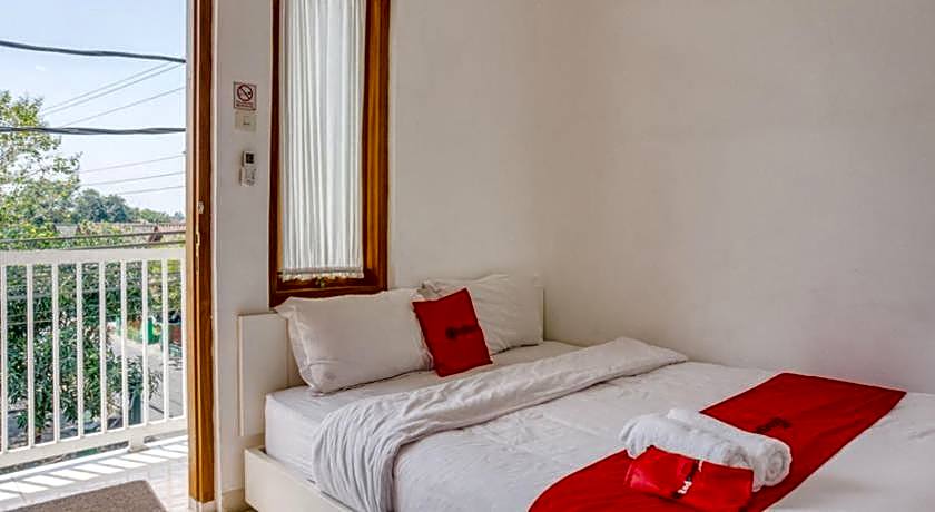 RedDoorz Syariah near Taman Pelangi Jogja 2