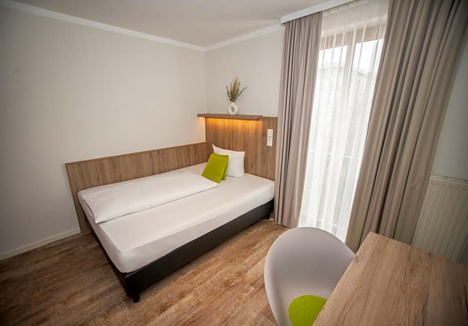 Hotel Perlach Allee by Blattl