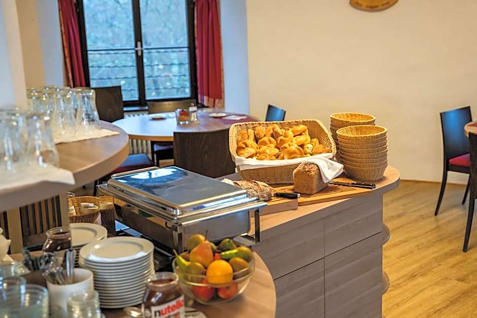 Schatz.Kammer Burg Kreuzen