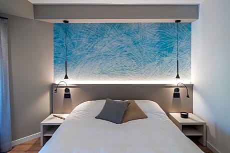 Deluxe 1 Double Bed or 2 Beds