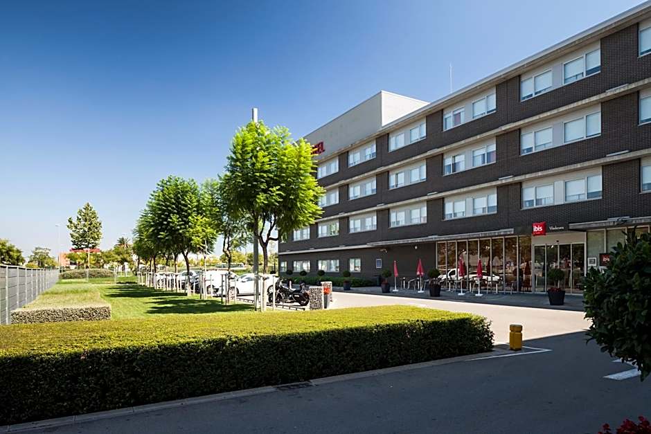 Photo 1 of 15 of Ibis Barcelona Aeropuerto Viladecans