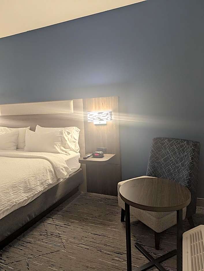 Holiday Inn Express Hotel & Suites Loveland By IHG