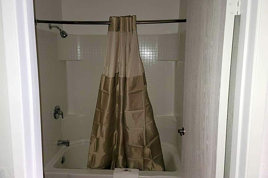 Rodeway Inn & Suites Thousand Palms - Rancho Mirage