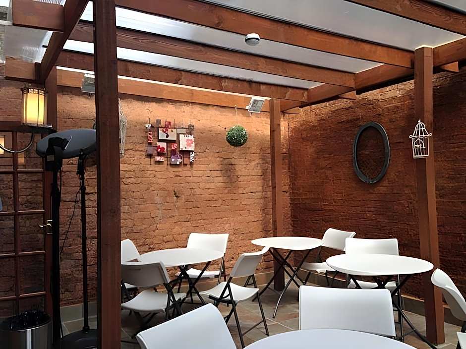 Glendale Hyde Park Hotel