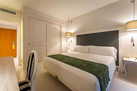 Deluxe Double Room with Terrace