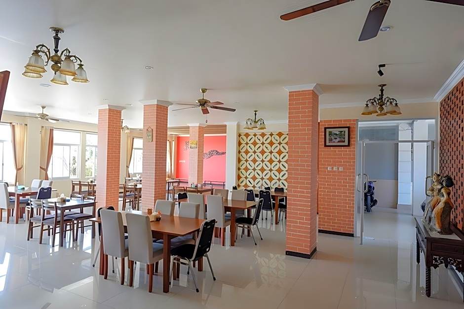 RedDoorz Plus Syariah @ Hotel Boulevard Luwuk