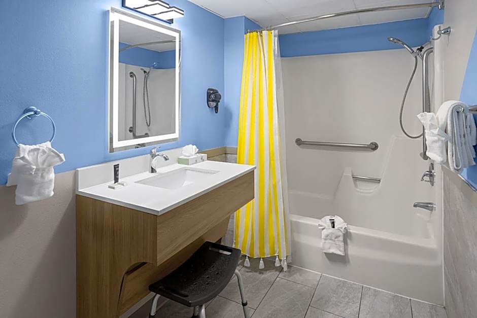 Days Inn By Wyndham Pigeon Forge South