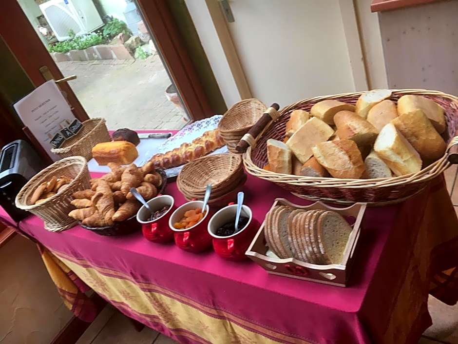 Logis Hôtel - Restaurant Aux Bruyères