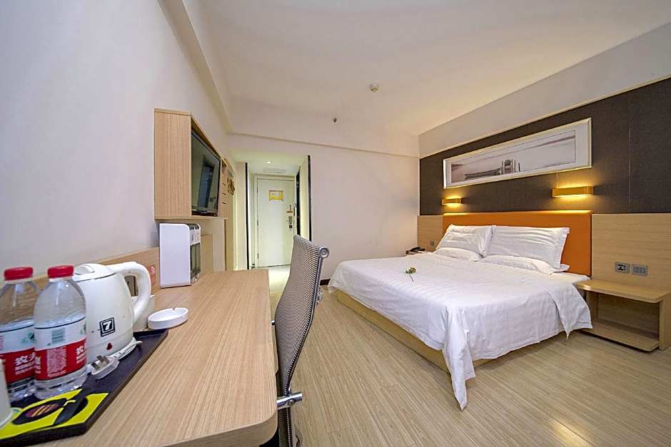 7 Days Premium Changsha Wuyi Plaza Metro Station