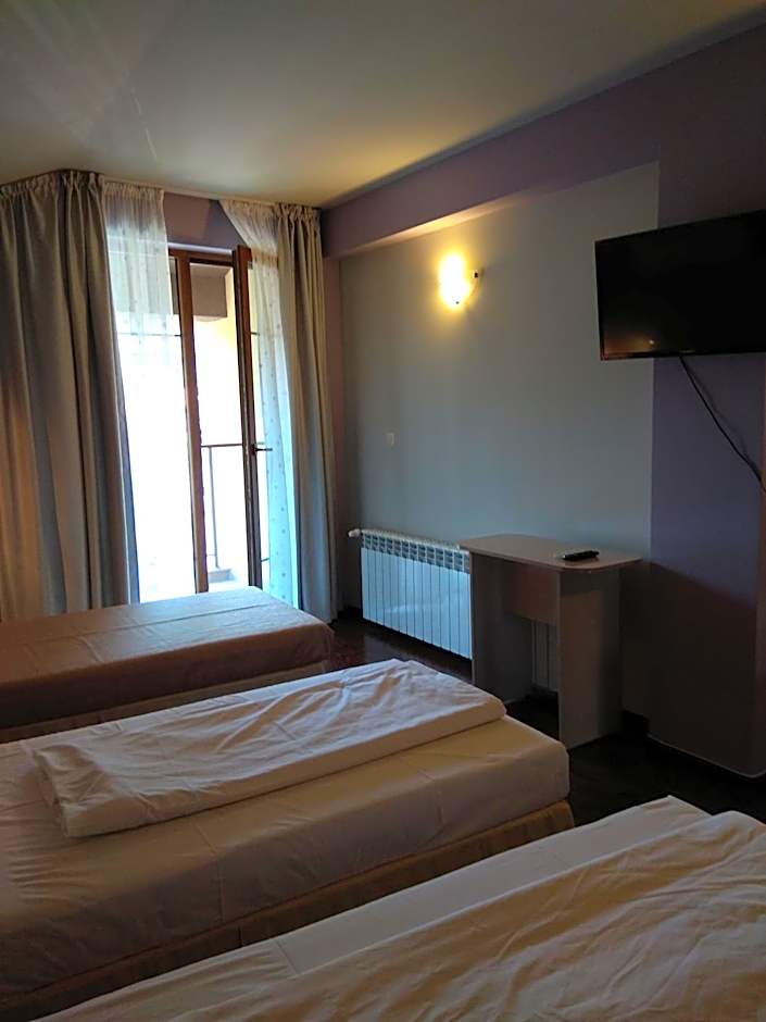 Roots Hotel and Wine Bar