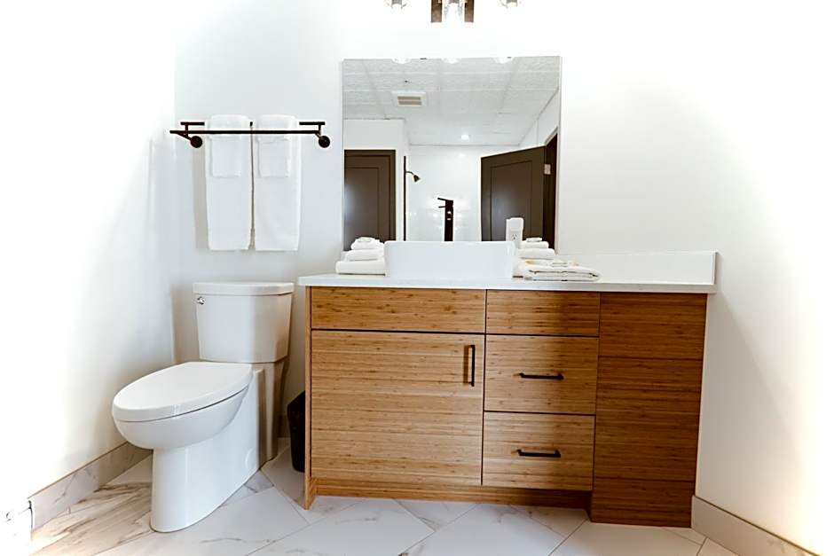 The Flying Steamshovel Inn