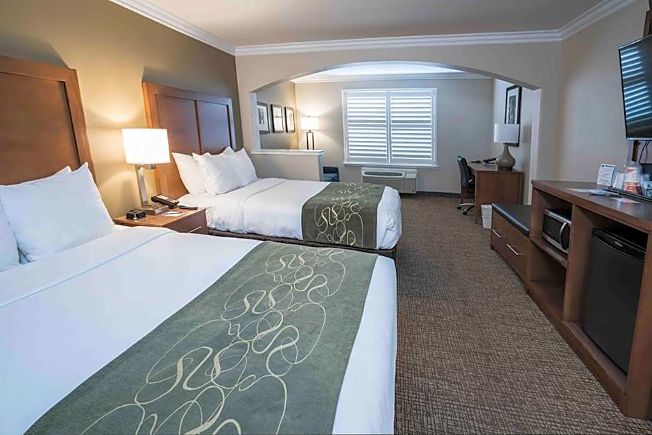 Comfort Suites Fresno River Park