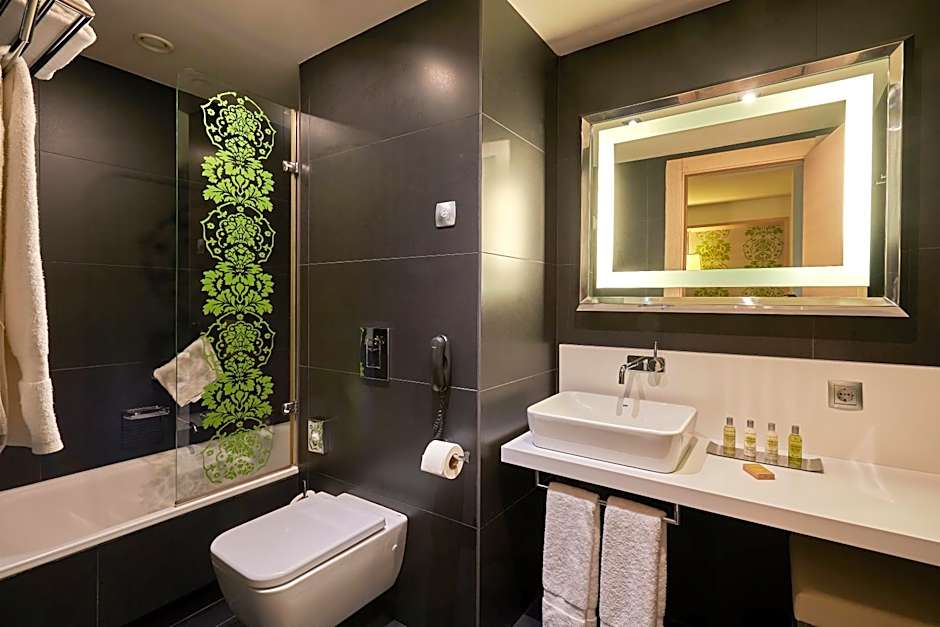 DoubleTree By Hilton Girona