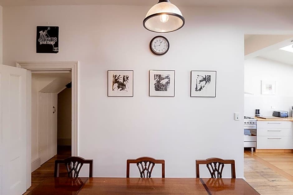 Serenity and style in Sandy Bay