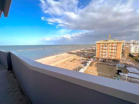19 Igea Marina Bilocale sul mare