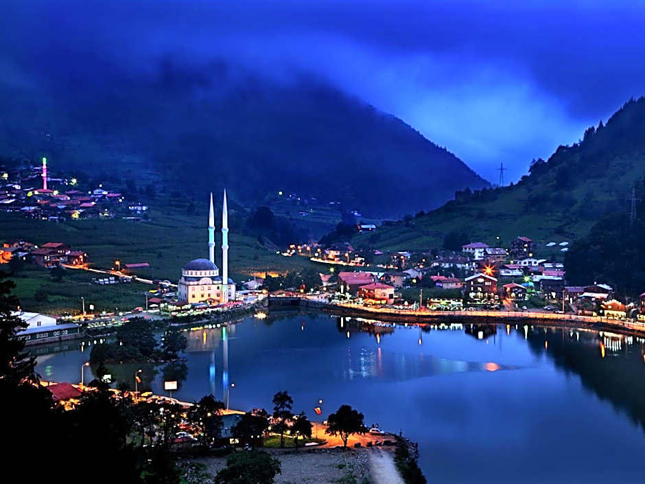 Inanlar Deluxe Hotel & Bungalow