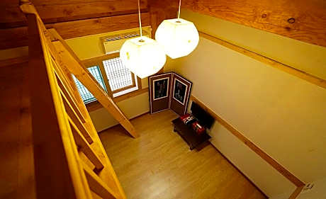 Standard Room (2 Twin Futons)