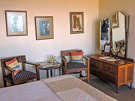 Cottage with Sea View