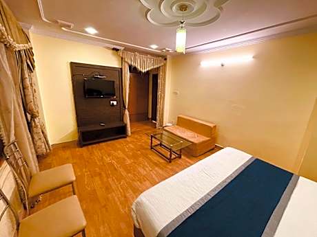 Super Deluxe Double Room with Balcony
