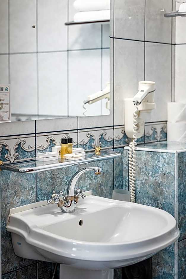 Hotel Imparatul Romanilor