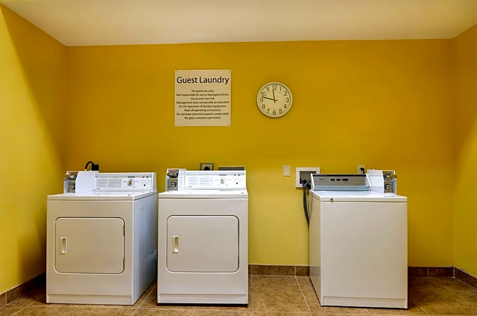 Holiday Inn Express Hotel & Suites Kansas City Sports Complex By IHG