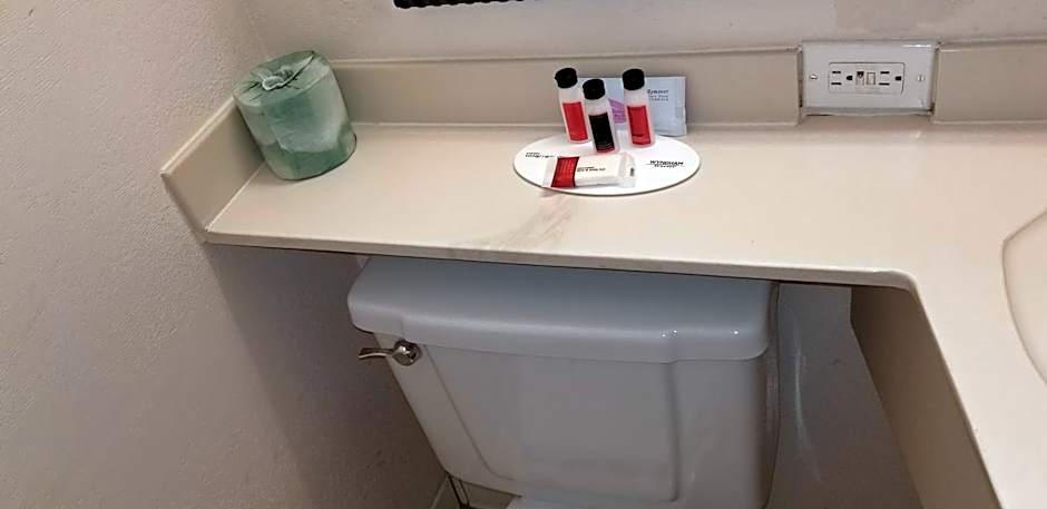 Ramada by Wyndham Albert Lea