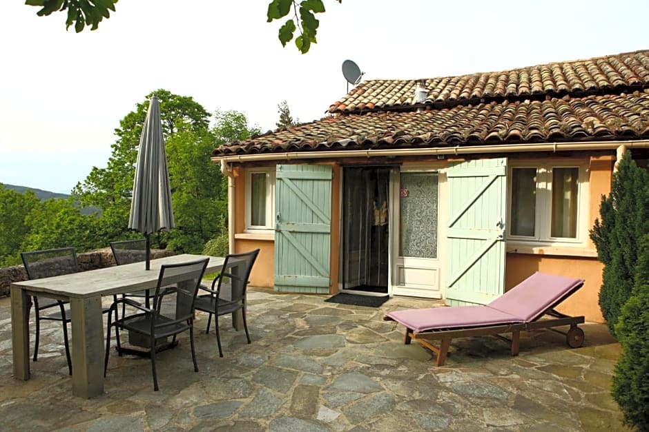 Les Grangeonnes, gîtes nature, piscine, bain nordique, sauna pour accueil familiale ou de groupe