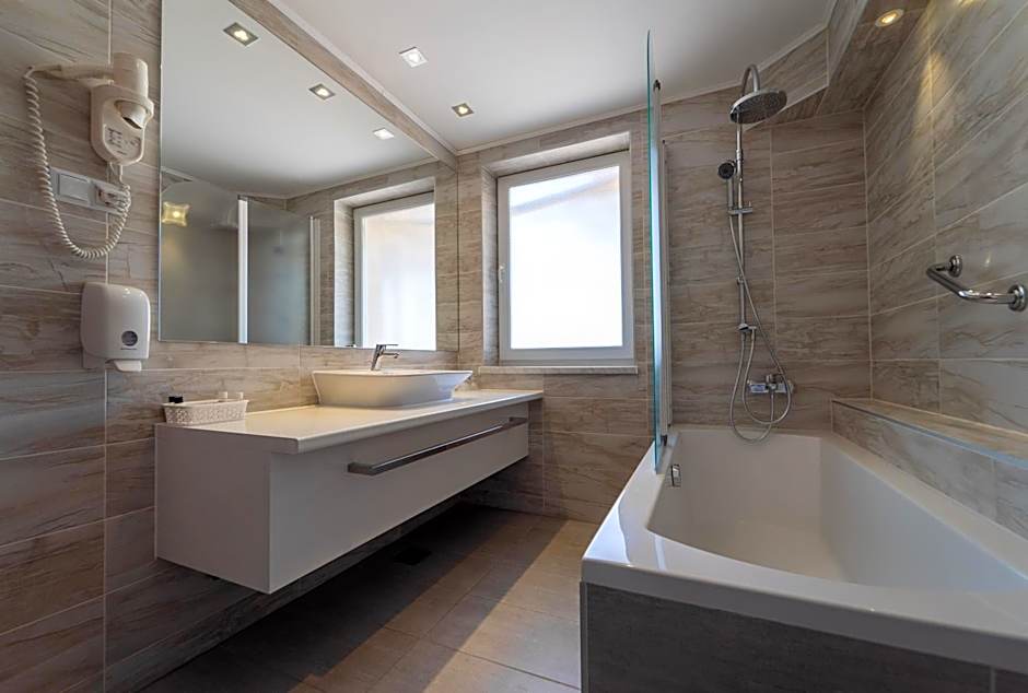 Hotel Mirjana & Rastoke