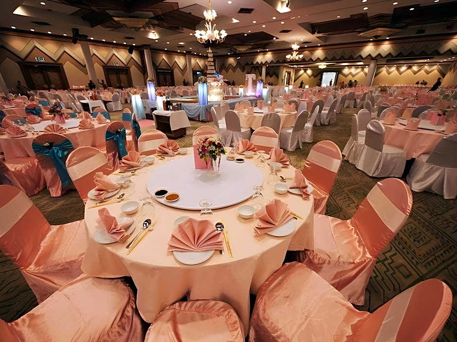 Charoen Hotel