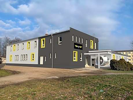 Hotel Hangar