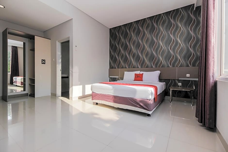 RedDoorz near Goa Sunyaragi