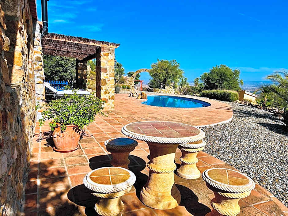 Super cosy house with private pool and amazing view