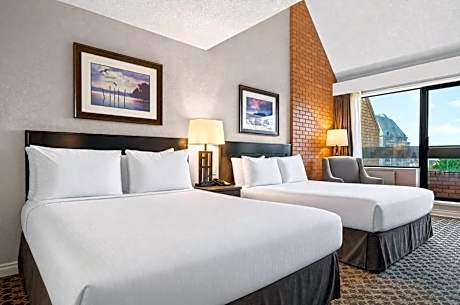 Traditional with 2 Queen Beds