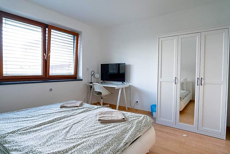 The Dante Villa Apartments