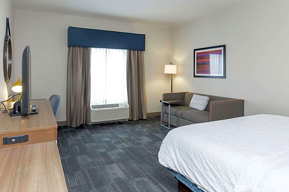 Hampton Inn By Hilton & Suites Morgantown / University Town Centre