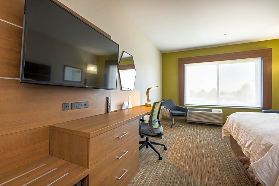 Holiday Inn Express & Suites - San Jose Silicon Valley By IHG